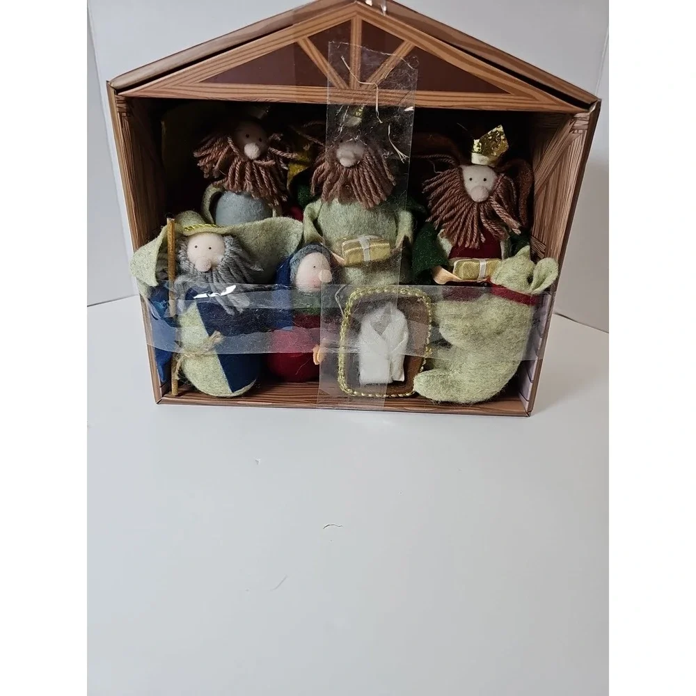 Felt Nativity Christmas Set Creche Mary Jesus Joseph‎ Wise Men And Animal
